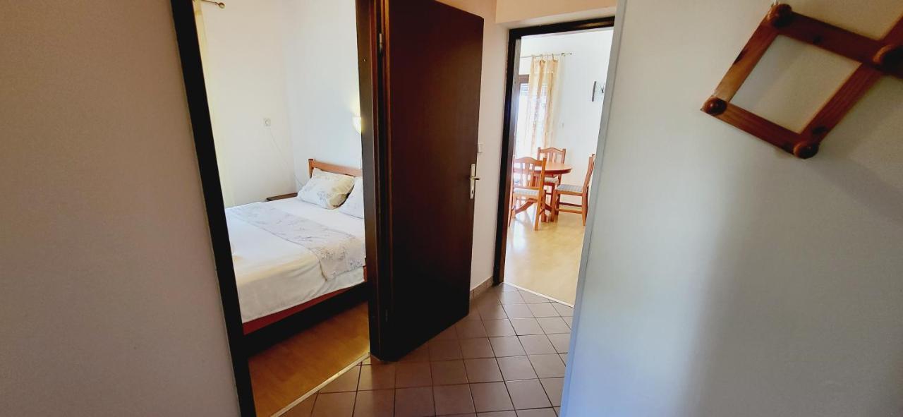 Apartments Italo By El-Pi Tours Njivice Exterior photo